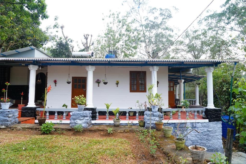 Valparai Cottages